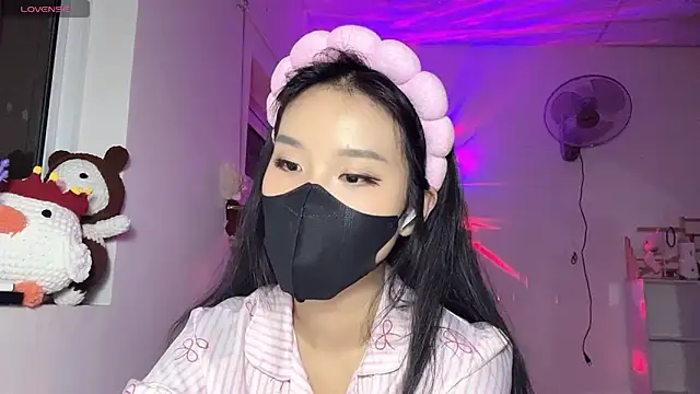 Tieu-May online show from May 12, 2026, 9:10 pm