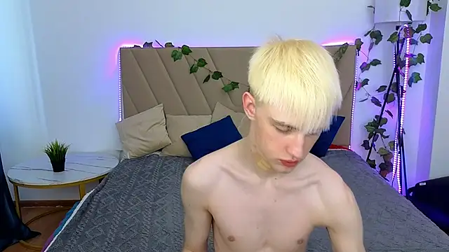 lucidangelok1 online show from June 7, 2026, 4:28 am