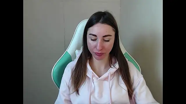 cammila horn online show from March 9, 2026, 7:01 am