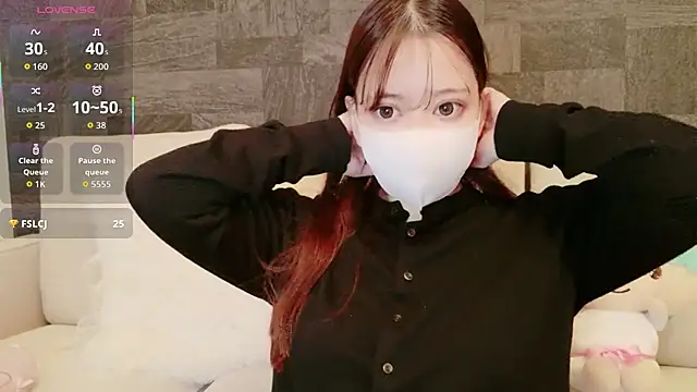 Mayu 000 online show from April 17, 2026, 9:50 pm