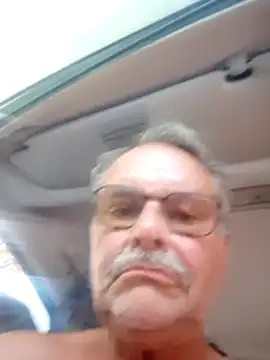 Snapshot of WildNomade chatting on June 16, 2026, 3:01 pm WildNomade online show from June 16, 2026, 3:01 pm