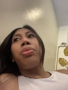 bigmeatcock luna online show from June 28, 2026, 12:44 pm