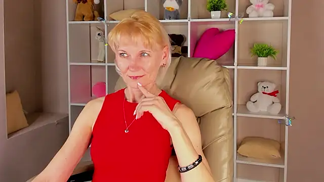 Julie Lucas online show from March 30, 2026, 12:56 am