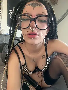 demonLamia online show from June 15, 2026, 1:33 pm