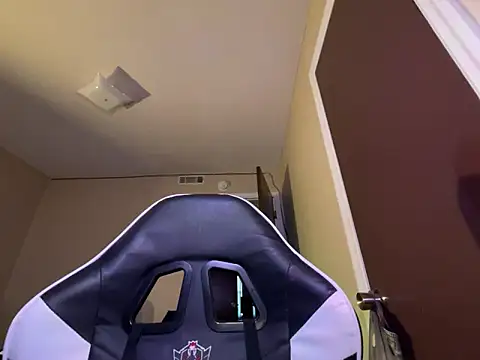 Bigdicktrick227 online show from May 16, 2026, 8:52 pm