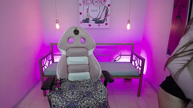 Ashley benson x online show from March 3, 2026, 8:38 pm