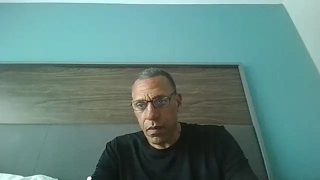 swimmer2496 online show from May 16, 2026, 5:56 pm