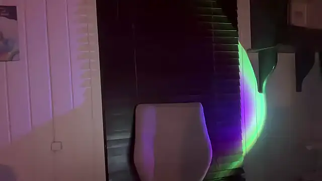 xopeachybaby online show from April 24, 2026, 9:44 am