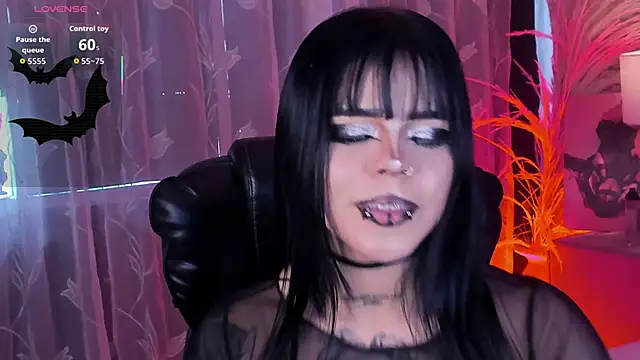 SweetDevil 7 online show from June 9, 2026, 9:49 pm