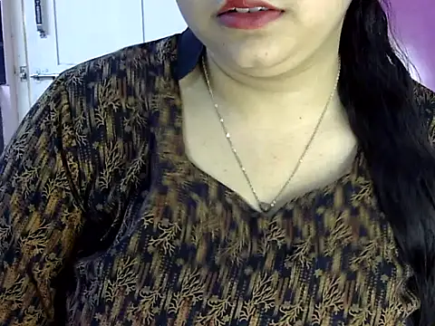 Cute Aliyaa online show from June 3, 2026, 12:06 pm