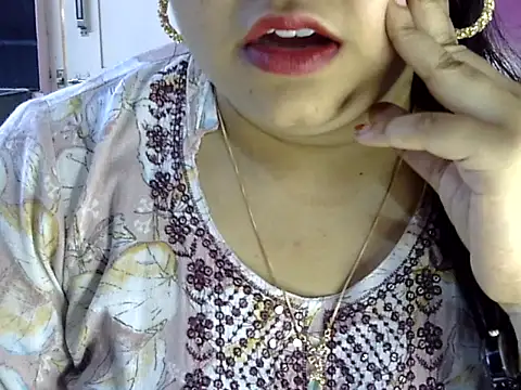 Cute Aliyaa online show from June 21, 2026, 11:05 am