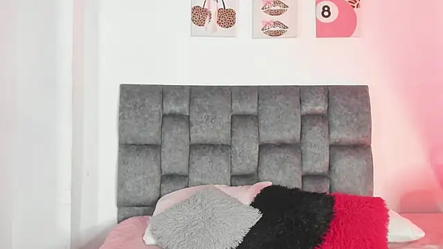 Isabella Moon9 online show from June 6, 2026, 11:26 am