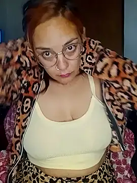 Snapshot of kuramaqueen chatting on July 7, 2026, 4:26 am kuramaqueen online show from July 7, 2026, 4:26 am