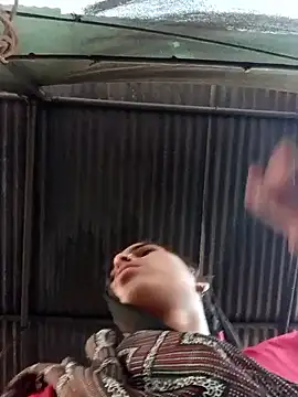 Priyakoli4568 online show from April 19, 2026, 12:28 pm