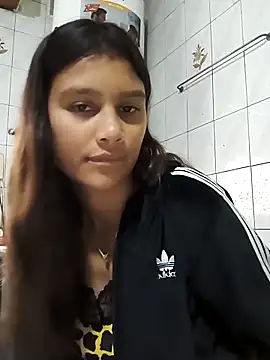 Morochitamika online show from April 20, 2026, 2:07 pm