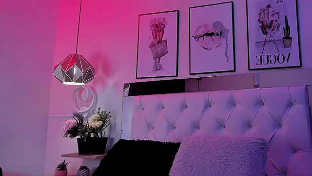 Zoe Hilton online show from March 15, 2026, 3:02 am