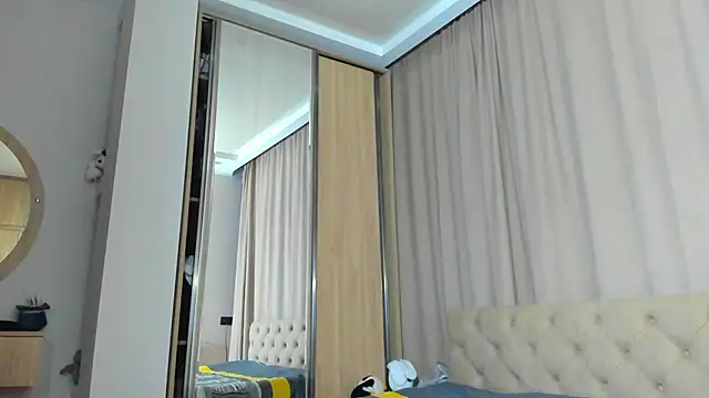 Snapshot of Lesyalisss chatting on May 18, 2026, 8:02 pm Lesyalisss online show from May 18, 2026, 8:02 pm