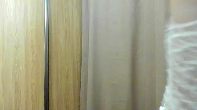 Snapshot of Lesyalisss chatting on April 30, 2026, 6:15 pm Lesyalisss online show from April 30, 2026, 6:15 pm