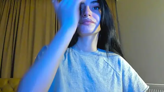 Snapshot of Lesyalisss chatting on May 26, 2026, 8:40 pm Lesyalisss online show from May 26, 2026, 8:40 pm