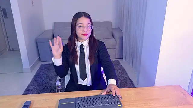 AntonellaBons online show from April 22, 2026, 1:34 am