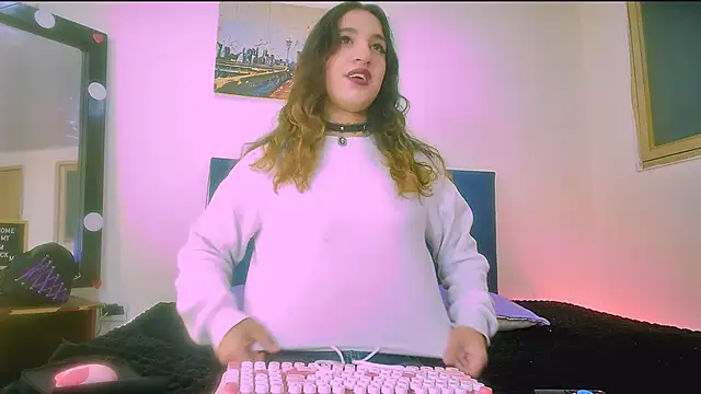 MEW ALIX online show from June 22, 2026, 7:22 pm