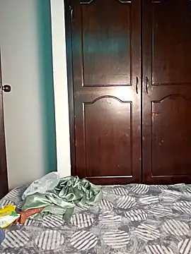  ChloeRed online show from April 15, 2026, 2:10 pm