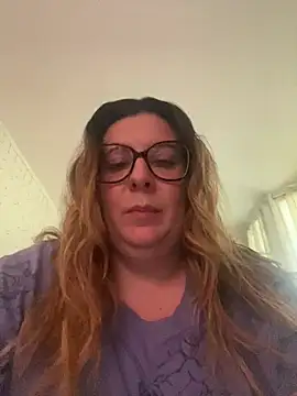 JasmineGlow7 online show from April 19, 2026, 5:25 pm