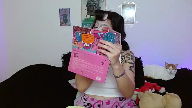 miadavisXXX online show from April 21, 2026, 7:53 pm