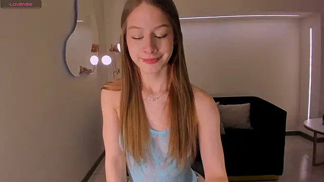 IsabellaMorettiX online show from July 3, 2026, 3:46 am