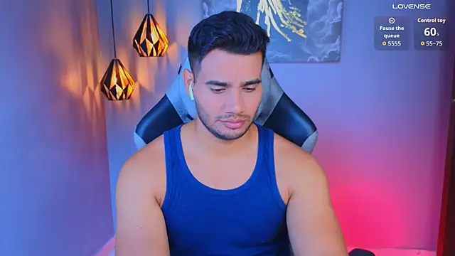 AndresRodriguez1 online show from May 11, 2026, 1:34 pm