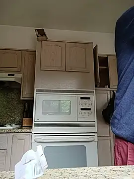 Datjcjcguy online show from April 21, 2026, 6:14 pm