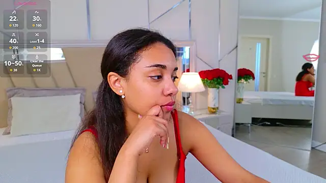 Luna Cortier online show from June 19, 2026, 5:24 am