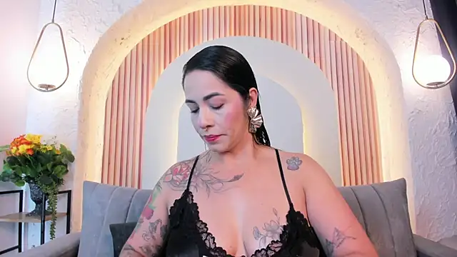 violet scott  online show from July 1, 2026, 10:37 am