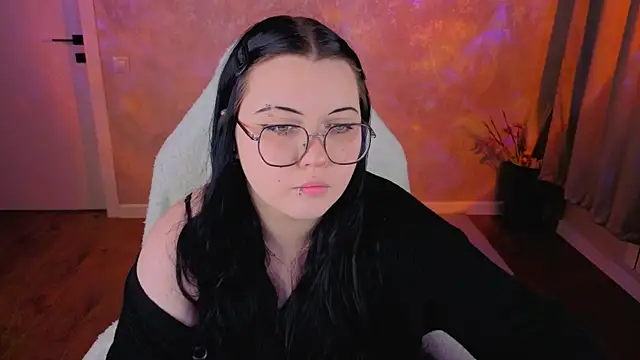 Kira G0ld online show from June 30, 2026, 5:13 pm