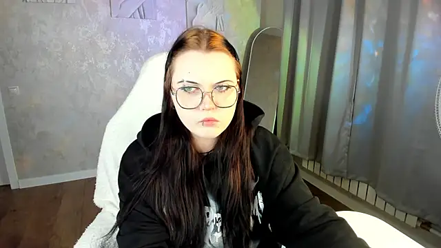 Kira G0ld online show from July 13, 2026, 5:12 pm