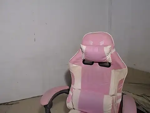 im ur hugecock online show from April 21, 2026, 7:09 pm