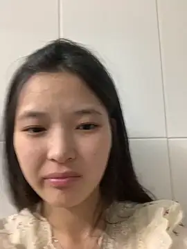 Snapshot of Suzu_xx01 chatting on May 26, 2026, 4:27 pm Suzu xx01 online show from May 26, 2026, 4:27 pm