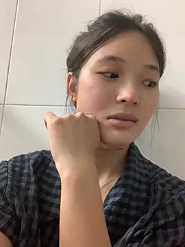 Snapshot of Suzu_xx01 chatting on May 31, 2026, 12:00 pm Suzu xx01 online show from May 31, 2026, 12:00 pm