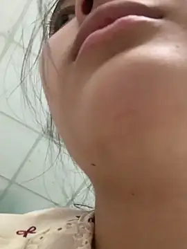 Snapshot of Suzu_xx01 chatting on May 29, 2026, 1:28 pm Suzu xx01 online show from May 29, 2026, 1:28 pm