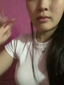 Snapshot of Suzu_xx01 chatting on May 21, 2026, 3:31 pm Suzu xx01 online show from May 21, 2026, 3:31 pm