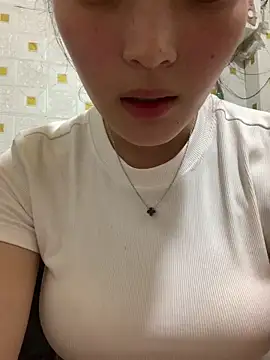 Snapshot of Suzu_xx01 chatting on May 24, 2026, 5:02 pm Suzu xx01 online show from May 24, 2026, 5:02 pm