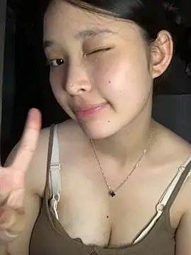 Snapshot of Suzu_xx01 chatting on May 17, 2026, 4:29 pm Suzu xx01 online show from May 17, 2026, 4:29 pm
