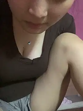 Snapshot of Suzu_xx01 chatting on May 22, 2026, 3:21 pm Suzu xx01 online show from May 22, 2026, 3:21 pm