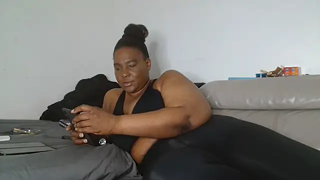 CurvySashia online show from July 10, 2026, 11:16 pm