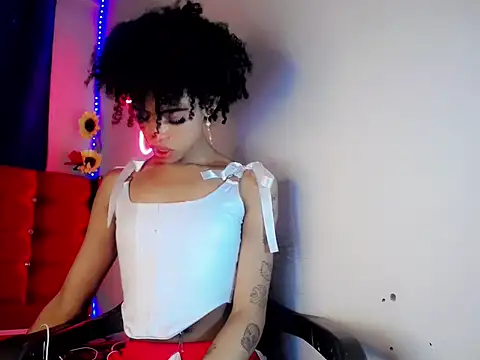 DahliaGill online show from June 14, 2026, 10:11 pm