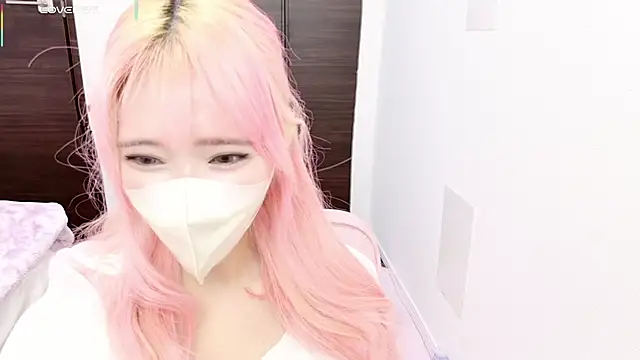 Mia-o0 online show from March 8, 2026, 9:34 am