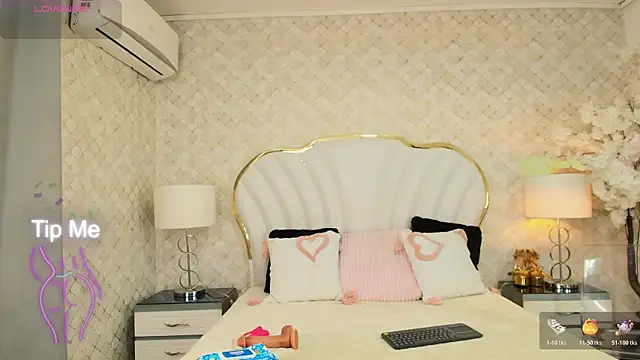 YazminJenner online show from May 20, 2026, 5:37 am