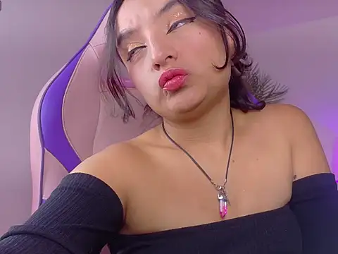  emily jonexs online show from June 20, 2026, 6:24 pm