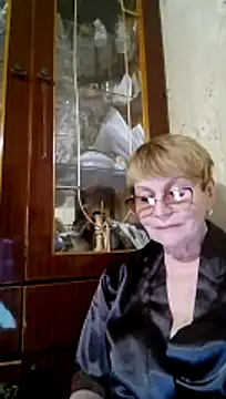 SophieBurns online show from June 16, 2026, 5:13 pm