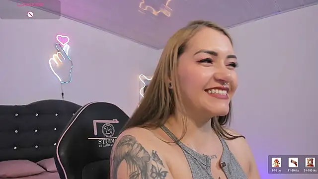 LUNAKITTY TAY online show from June 4, 2026, 11:26 am